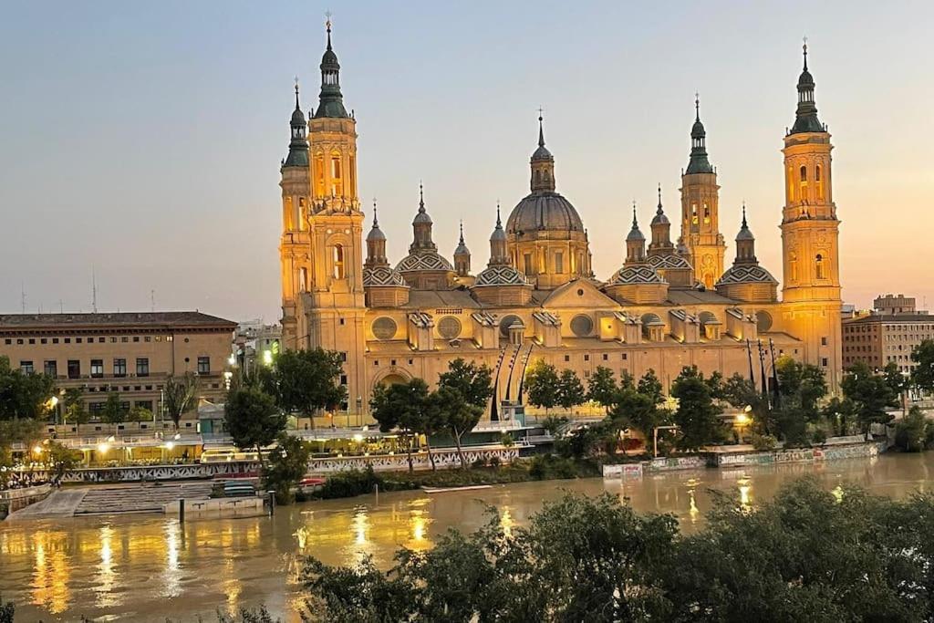 Apartamento Con Vistas Al Pilar Con Aparcamiento Privado Saragozza Esterno foto