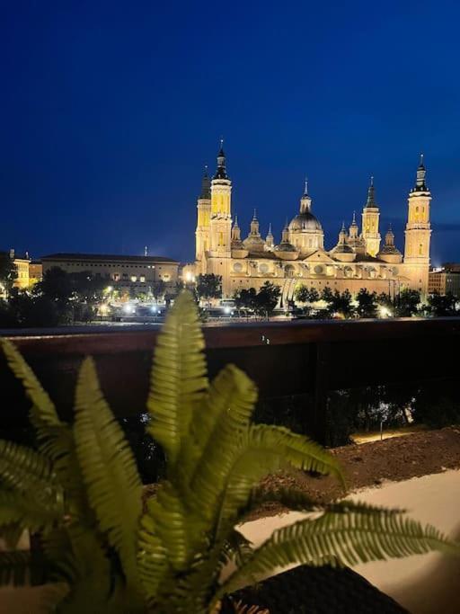 Apartamento Con Vistas Al Pilar Con Aparcamiento Privado Saragozza Esterno foto